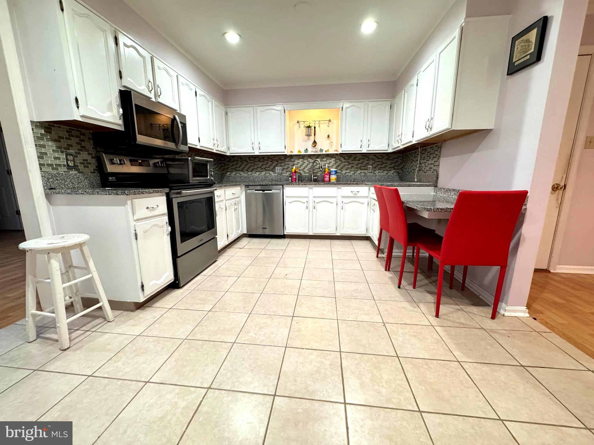 COUNTRY CLUB PARK - Residential