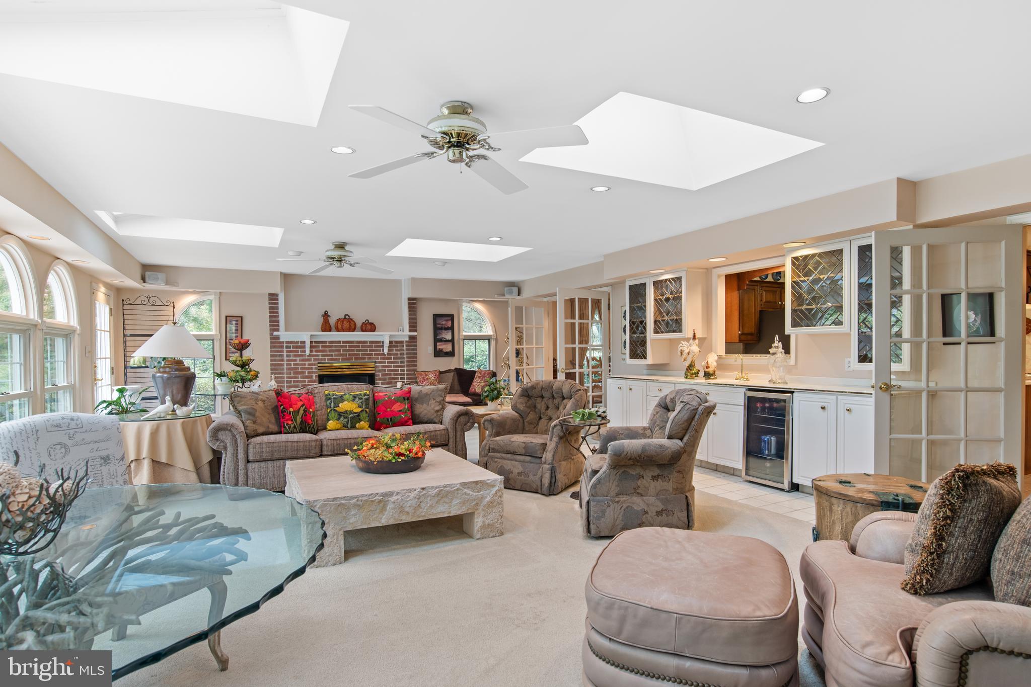 POINT RIDGE FARMS - Residential