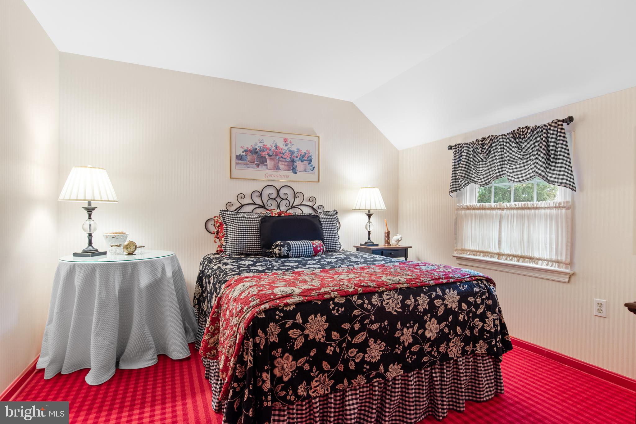 POINT RIDGE FARMS - Residential