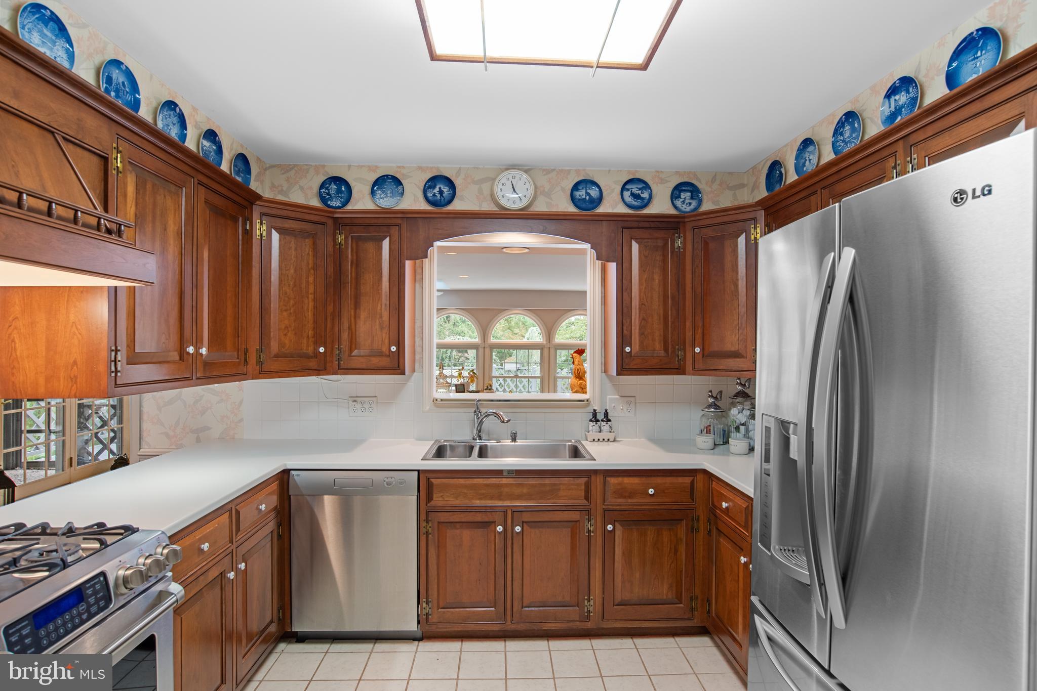 POINT RIDGE FARMS - Residential