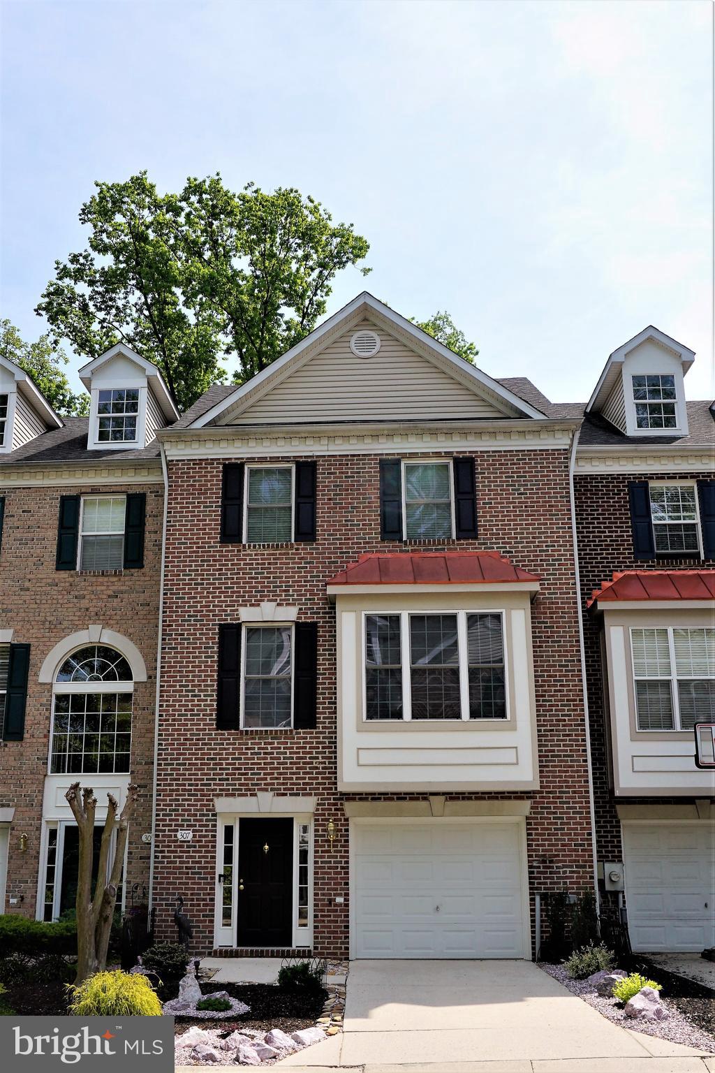 LISTED AND CONTRACT SIMULTANEOUSLY