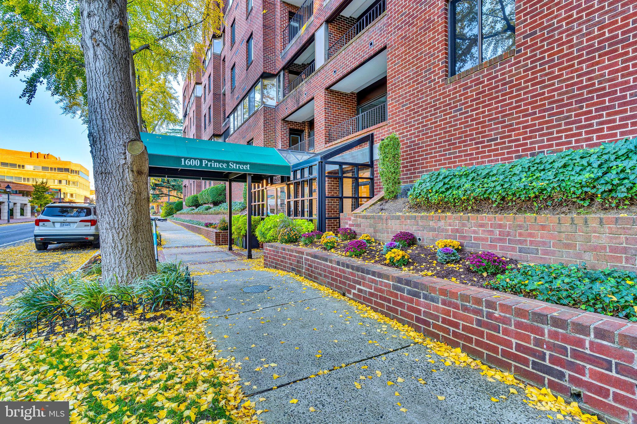 1600 PRINCE STREET - Residential Lease