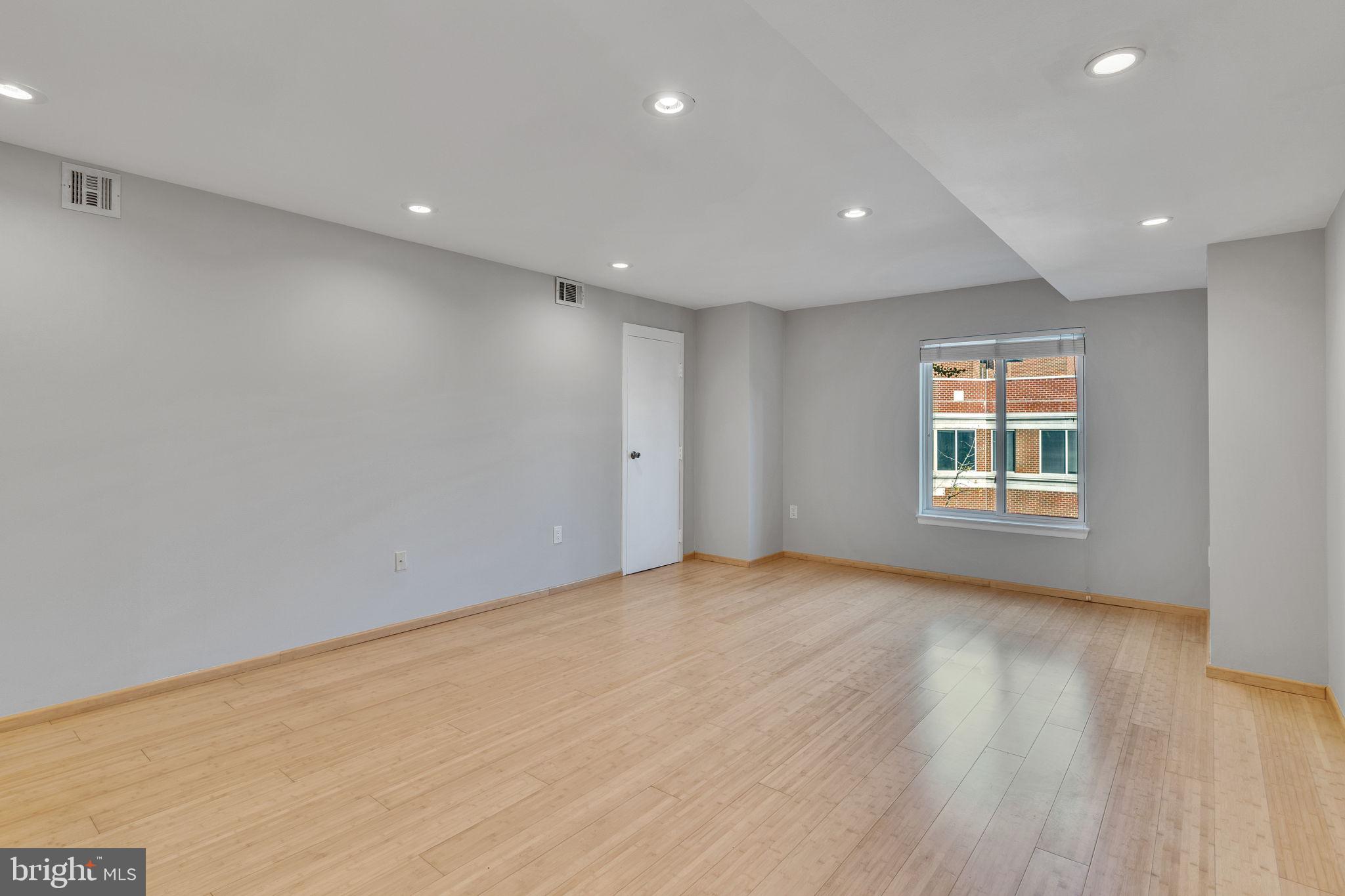 1600 PRINCE STREET - Residential Lease