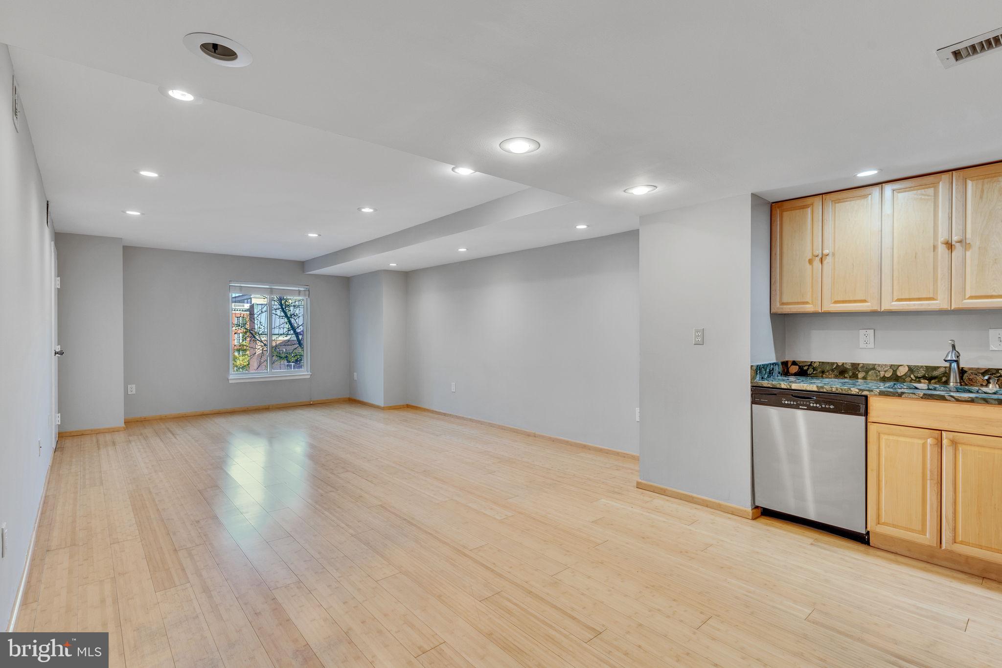 1600 PRINCE STREET - Residential Lease