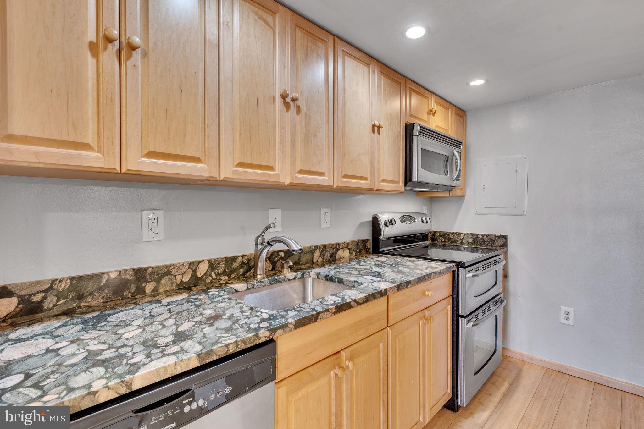 1600 PRINCE STREET - Residential Lease