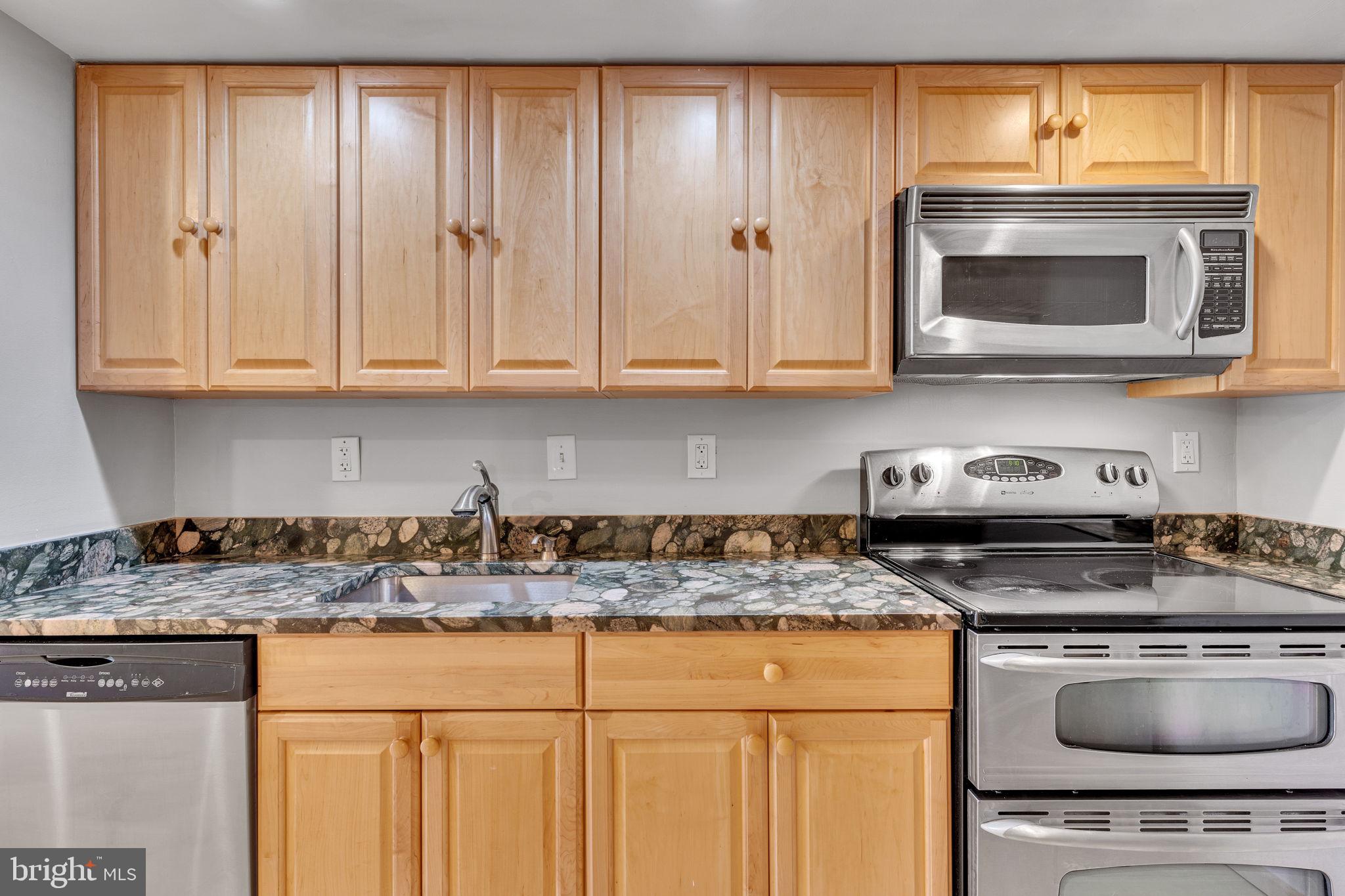 1600 PRINCE STREET - Residential Lease