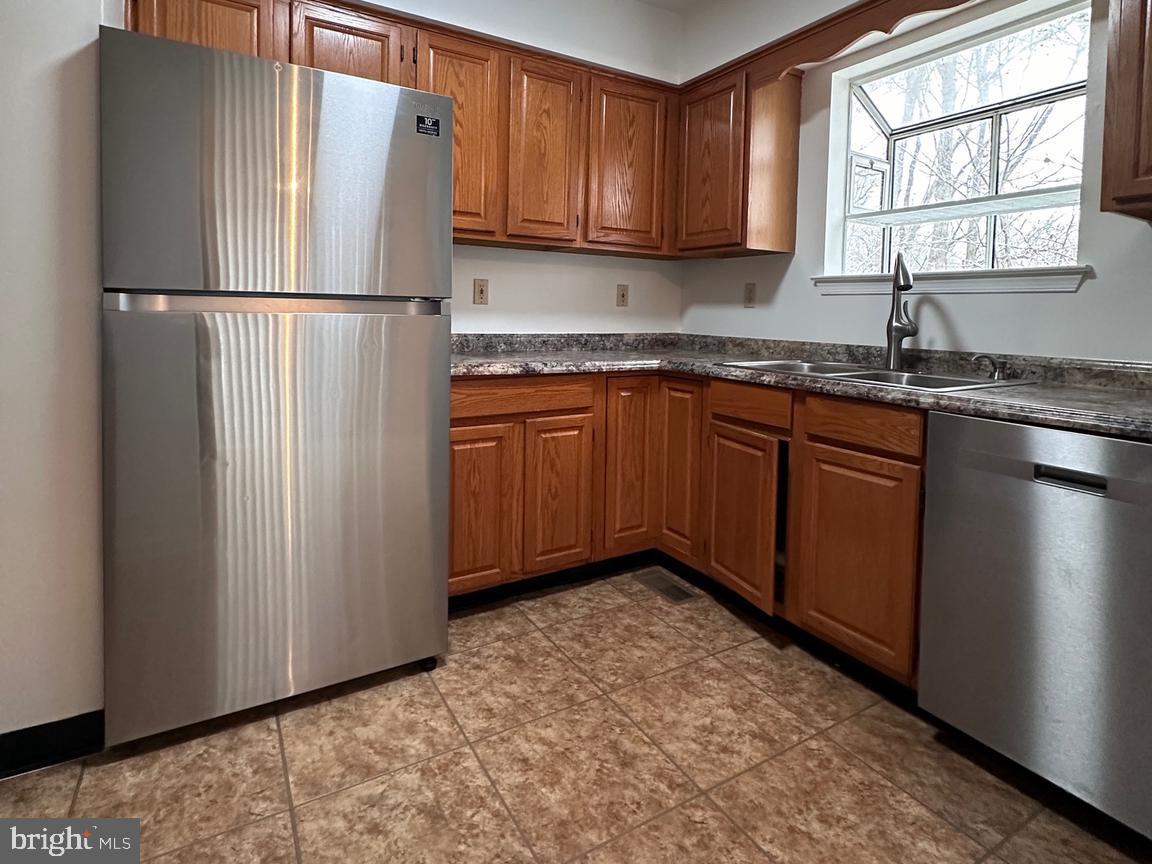 CHESAPEAKE RANCH ESTATES - Residential Lease