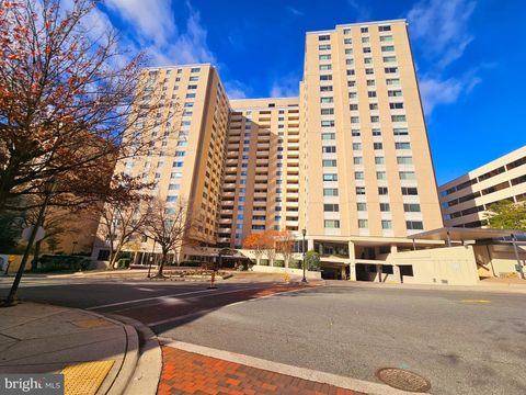 Photo of 4601 North Park Avenue #1701, CHEVY CHASE, MD 20815 (MLS # MDMC2152560)