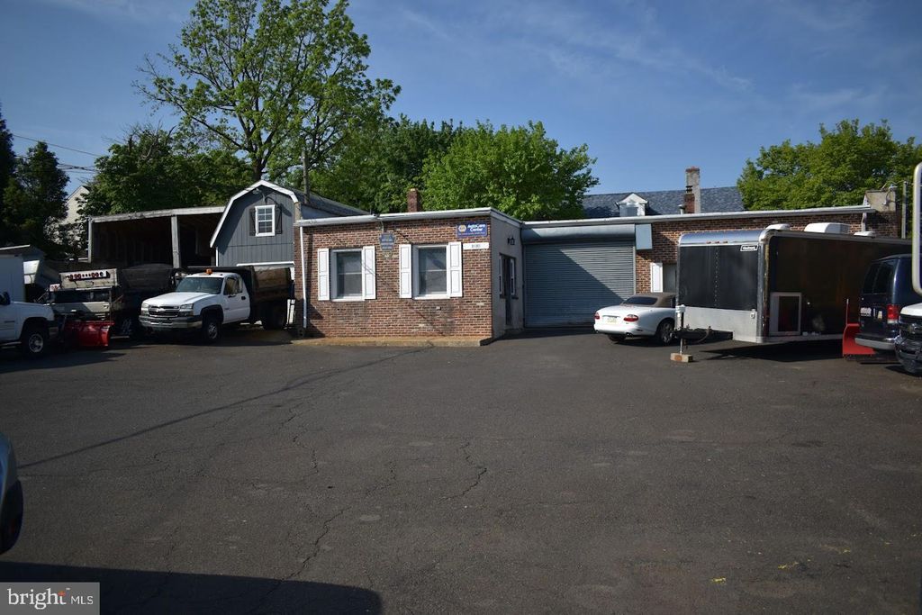 Photo of 2430 Old Welsh Road, WILLOW GROVE, PA 19090 (MLS # PAMC2140100)