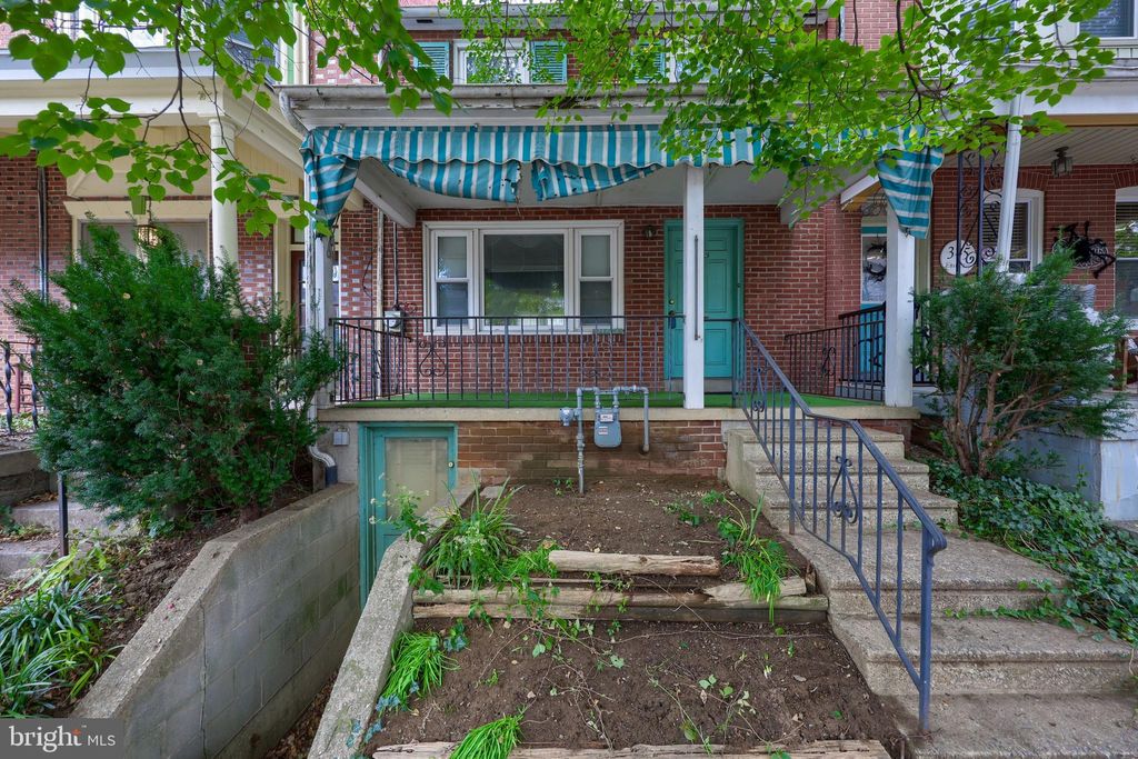 Photo of 323 E Clay Street, LANCASTER, PA 17602 (MLS # PALA2078494)