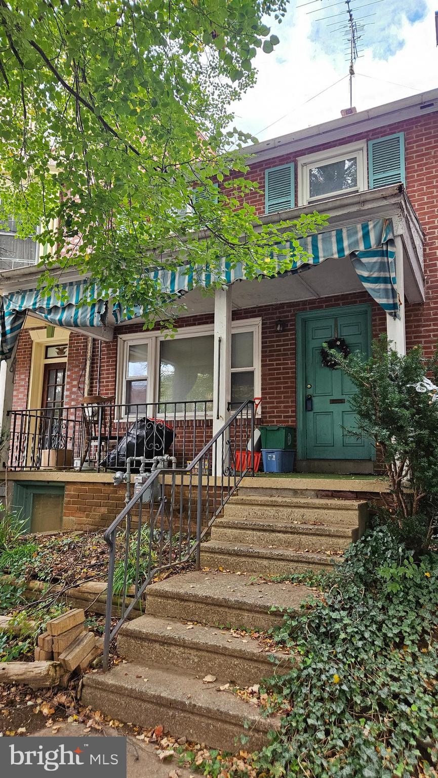 323 E CLAY STREET