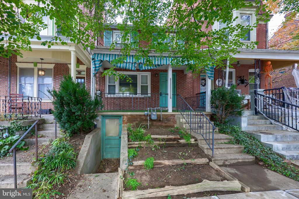 Photo of 323 E Clay Street, LANCASTER, PA 17602 (MLS # PALA2078494)