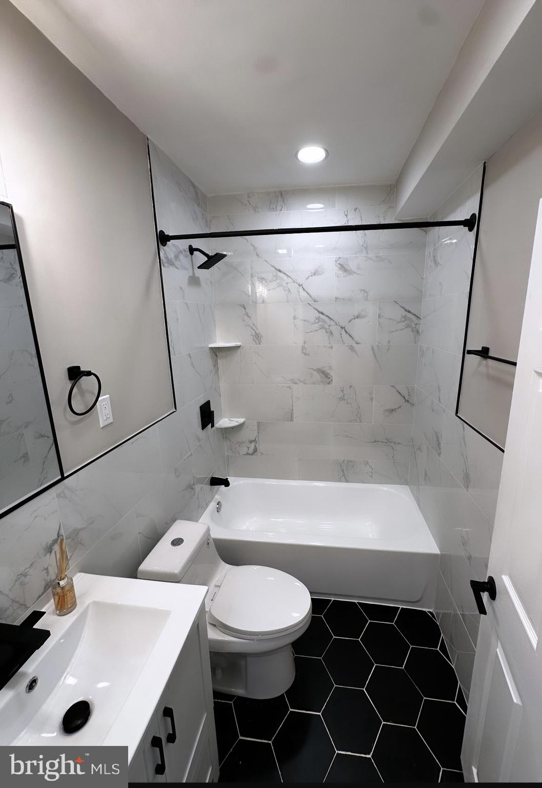 TEMPLE UNIVERSITY - Residential Lease