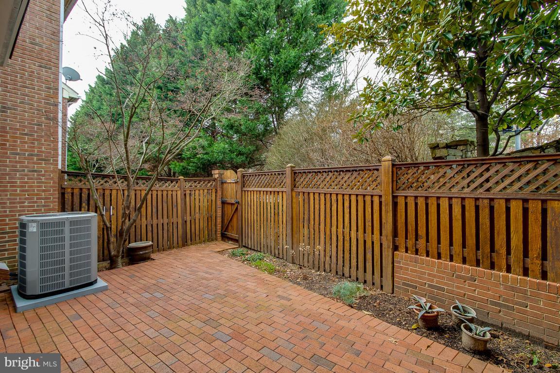 STONEGATE - Residential