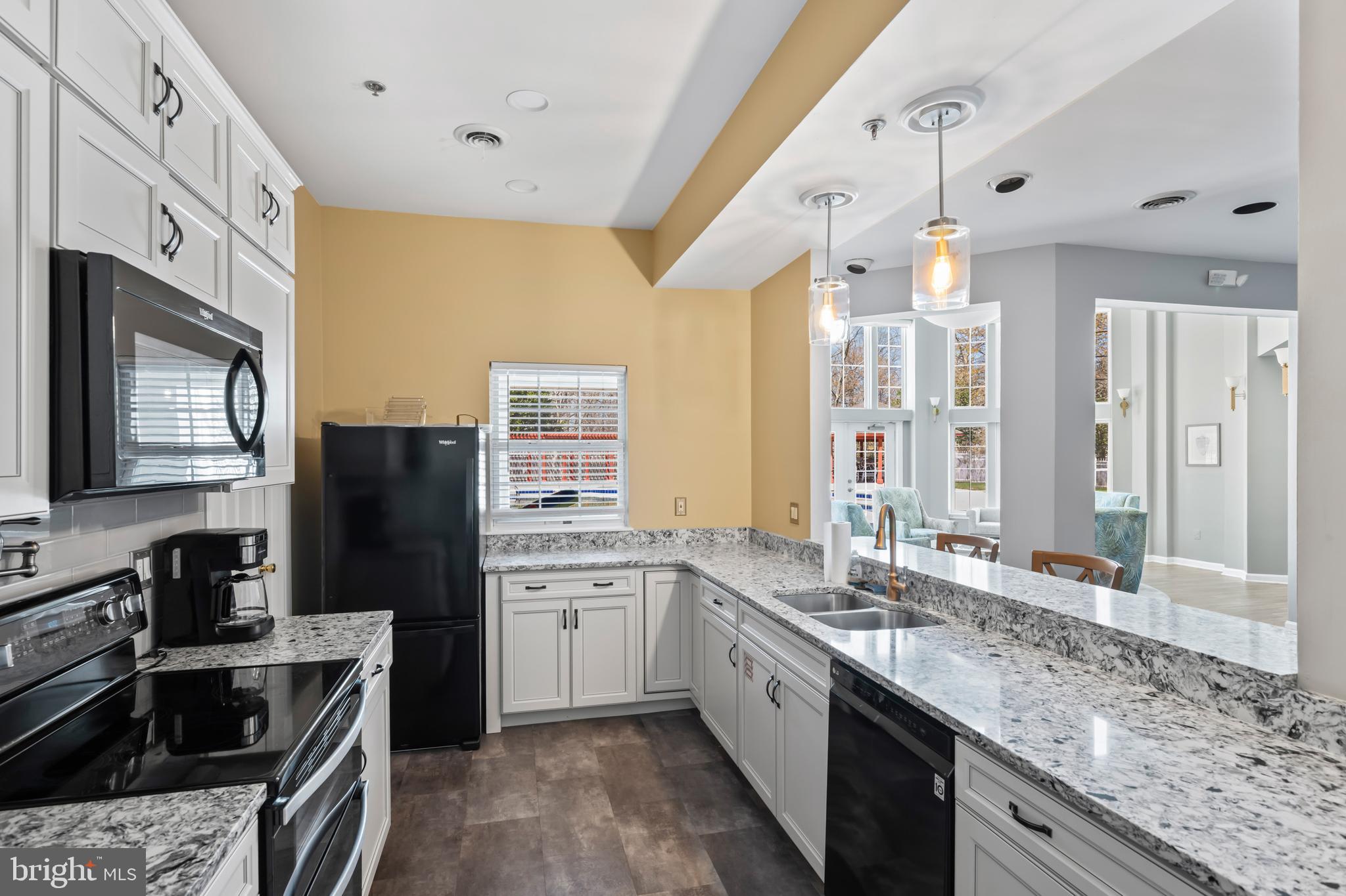 TAYLOR RIDGE CONDOMINIUMS - Residential