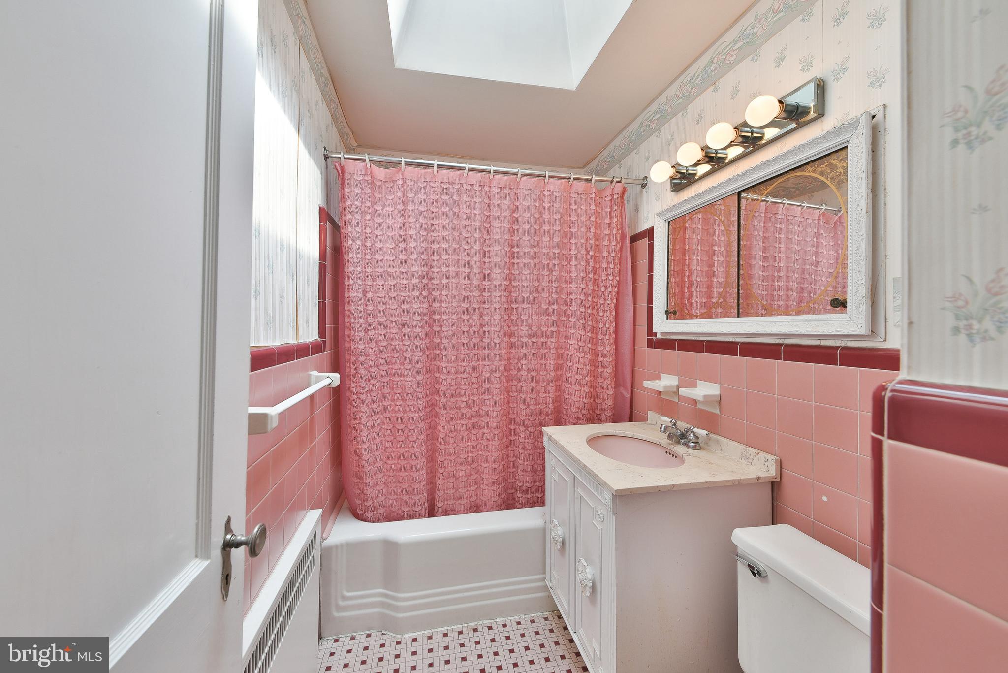 LAWNCREST - Residential