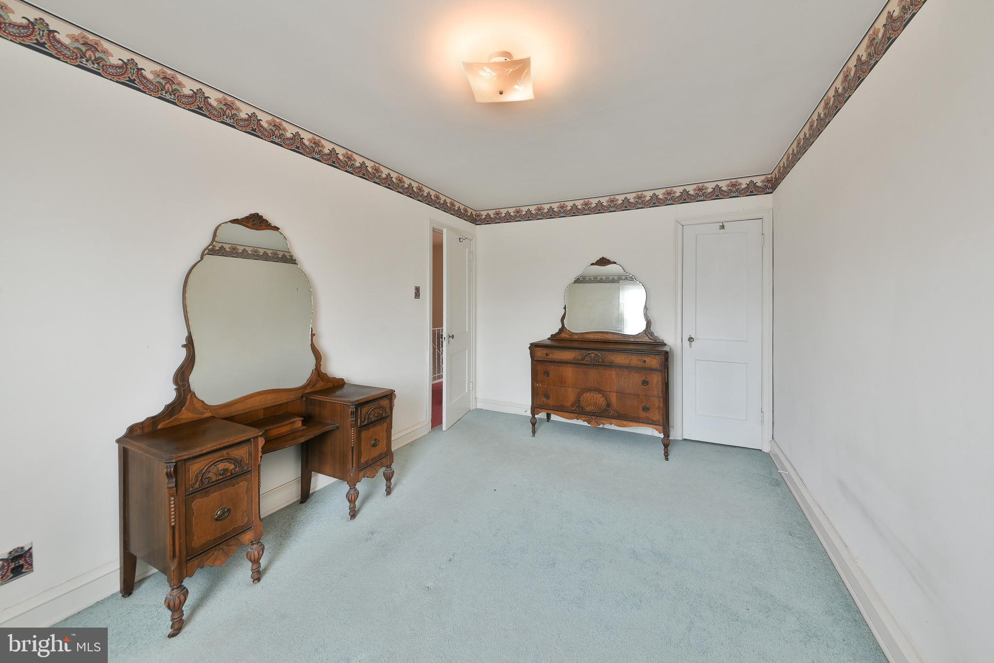 LAWNCREST - Residential