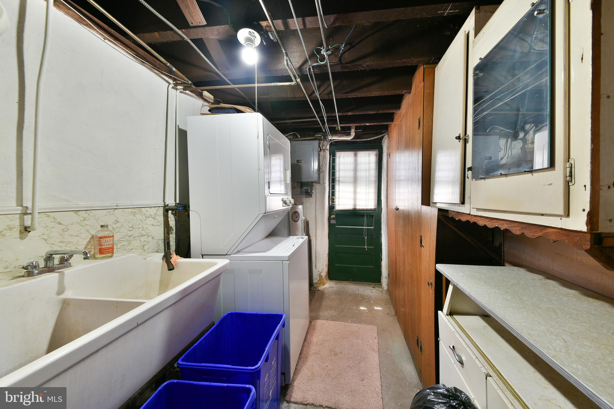 LAWNCREST - Residential