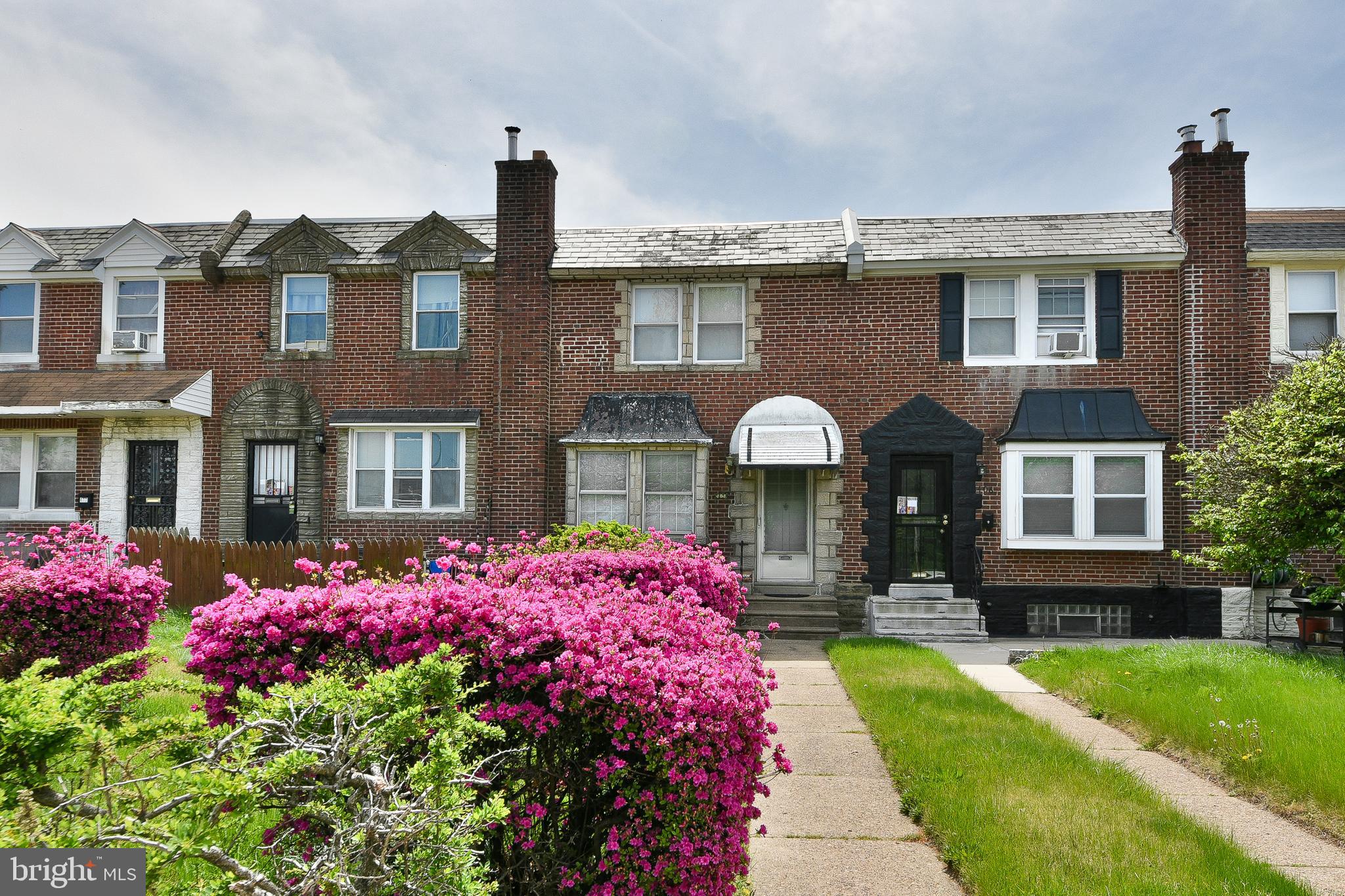 LAWNCREST - Residential