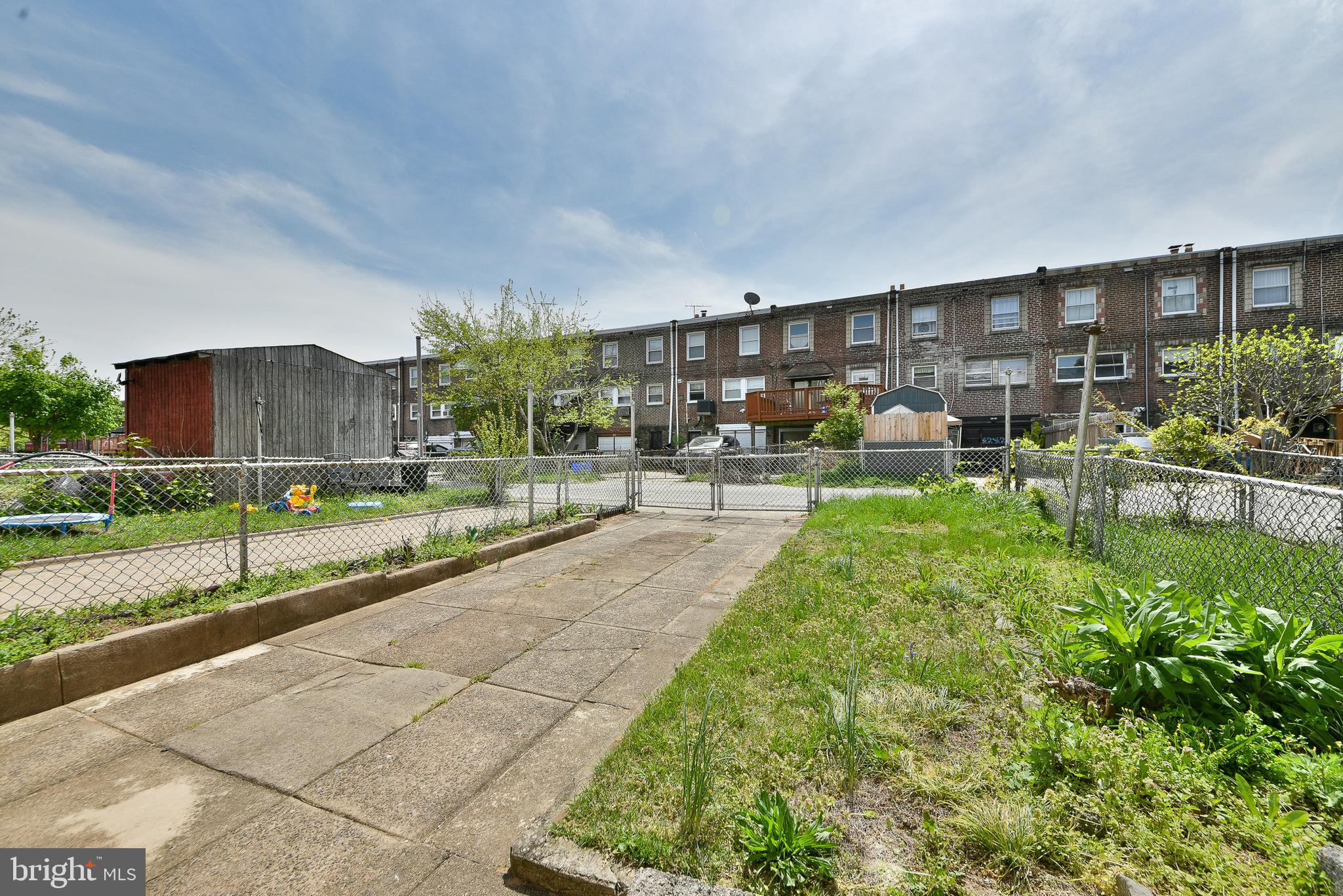 LAWNCREST - Residential