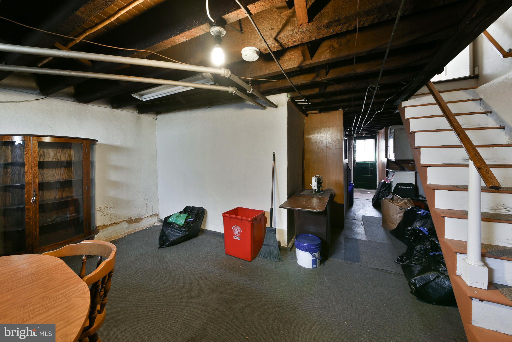 LAWNCREST - Residential