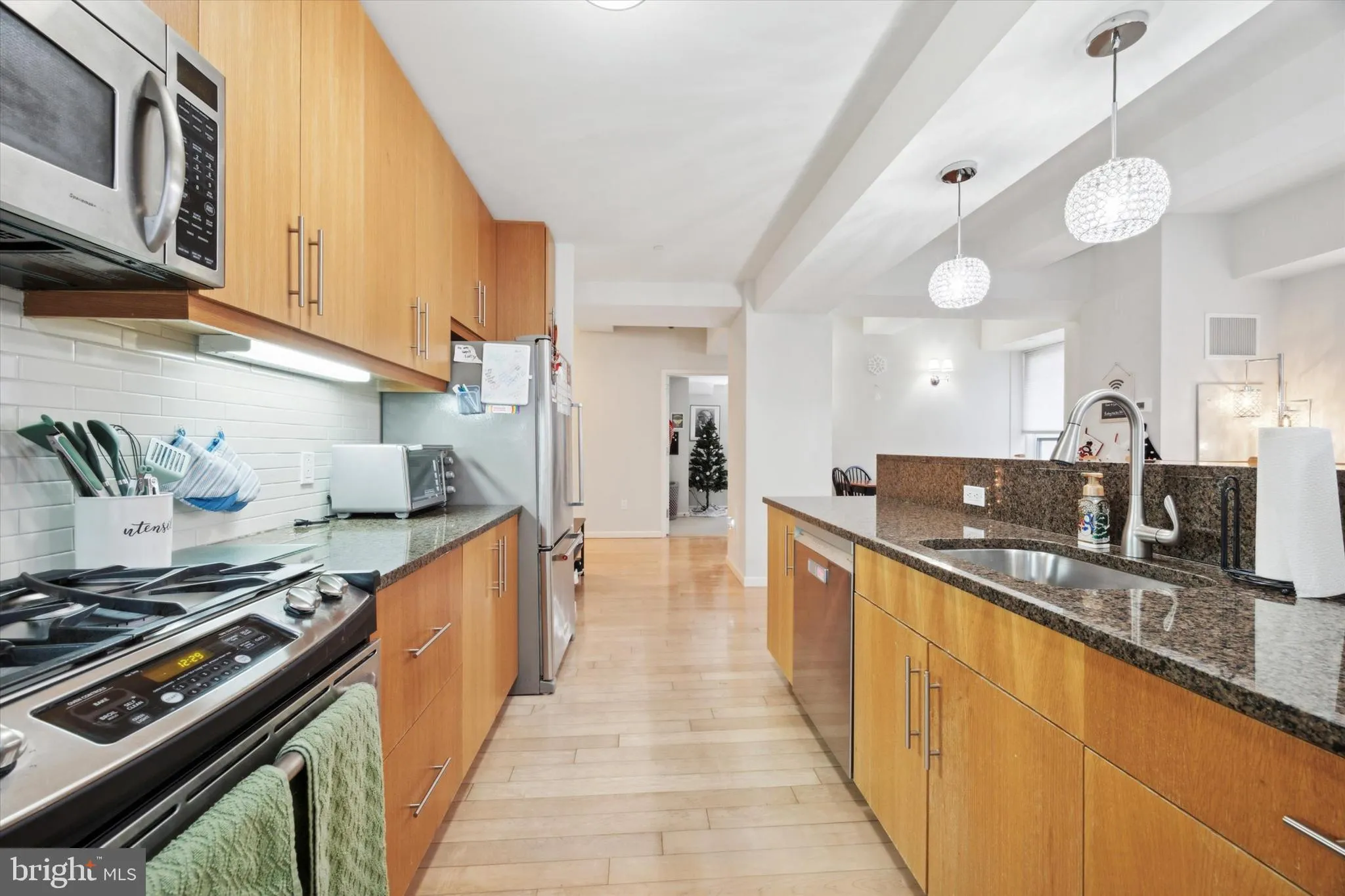 Philadelphia, Pennsylvania 19102, United States, 2 Bedrooms Bedrooms, ,2 BathroomsBathrooms,Residential,Active,1600