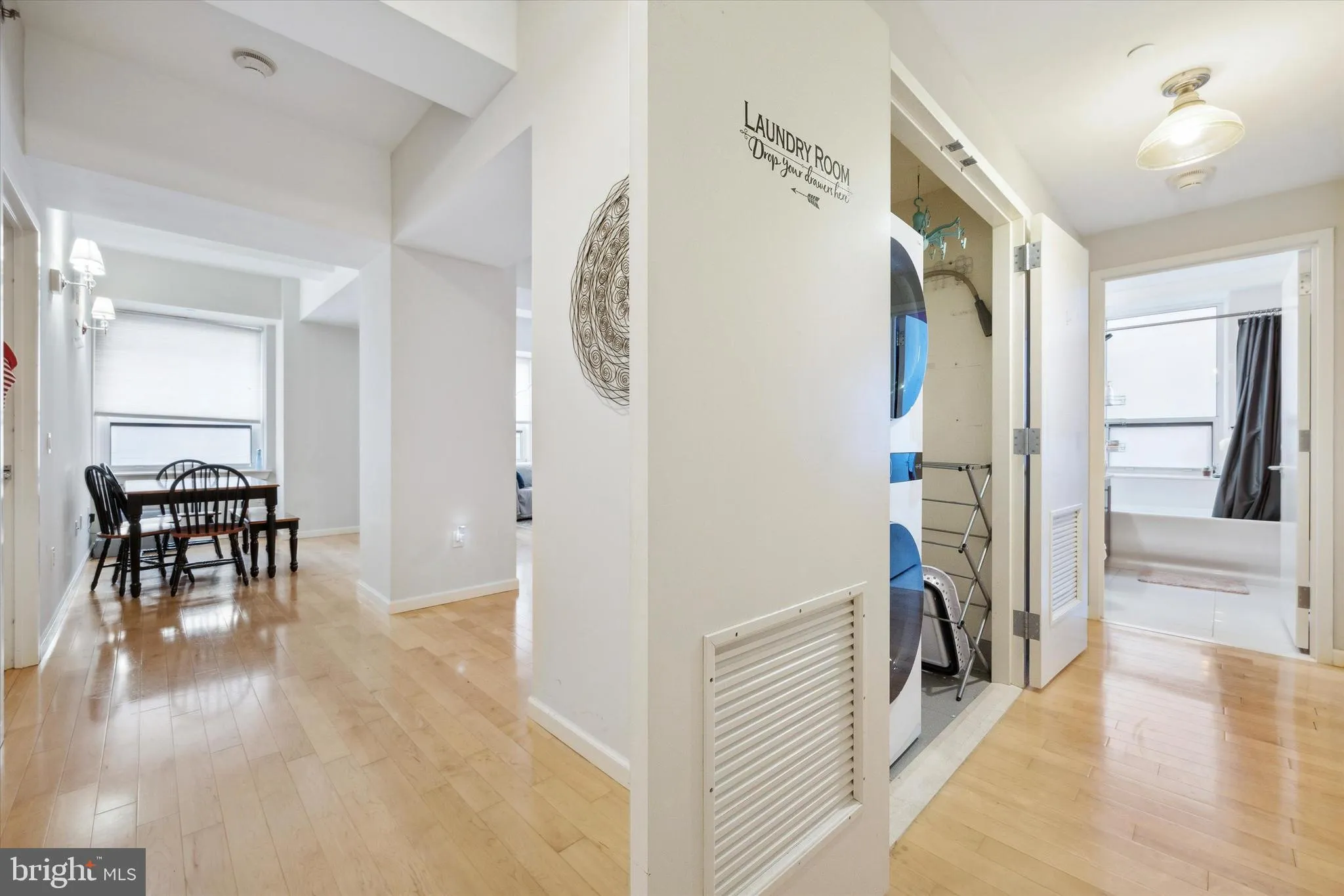 Philadelphia, Pennsylvania 19102, United States, 2 Bedrooms Bedrooms, ,2 BathroomsBathrooms,Residential,Active,1600