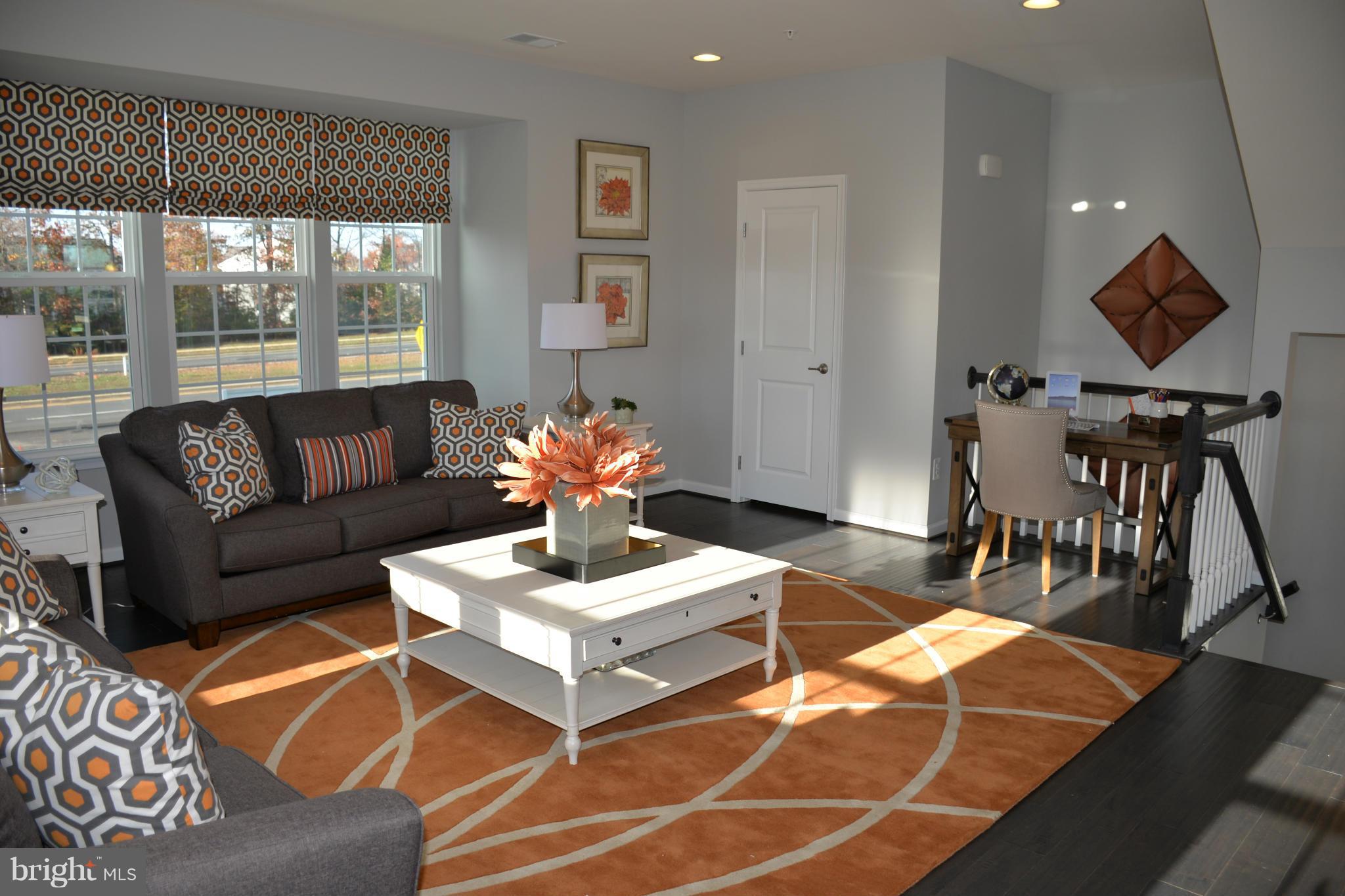 WESTCHESTER SQUARE - Residential