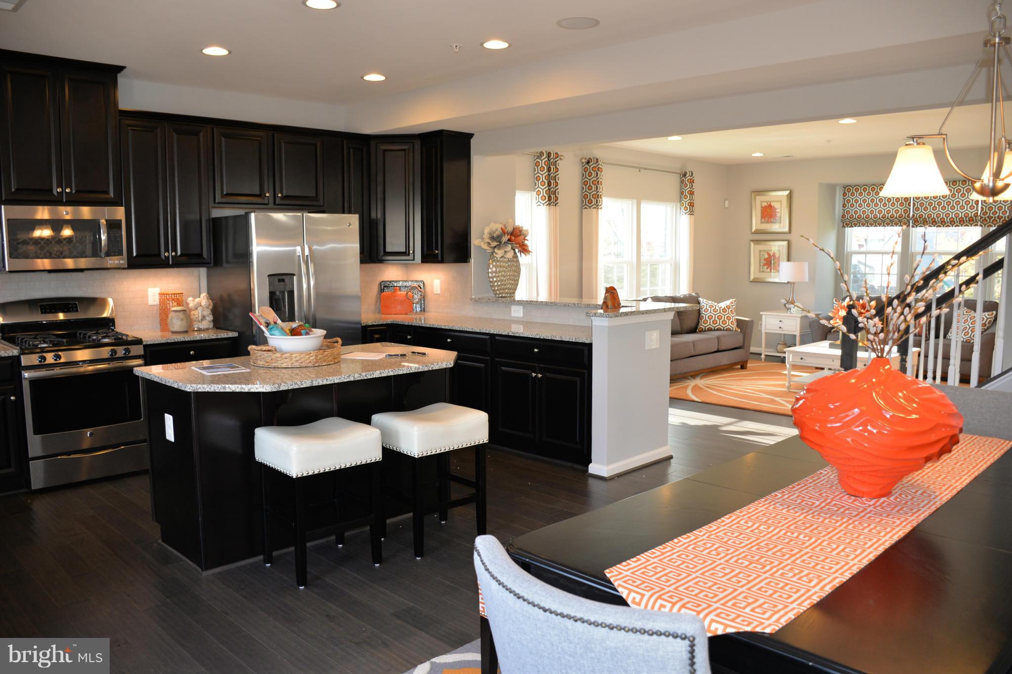 WESTCHESTER SQUARE - Residential