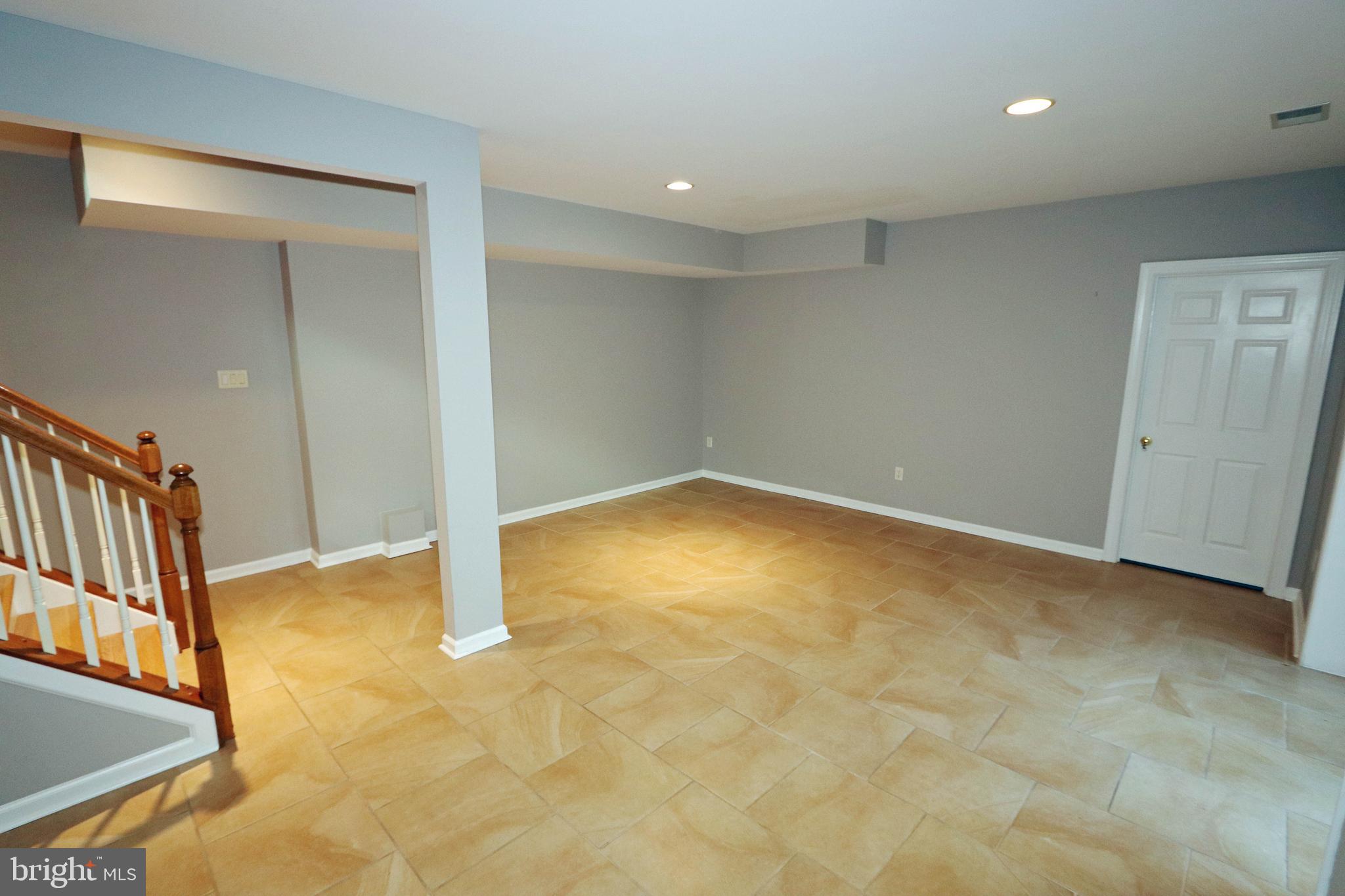 RIVER HILL - Residential