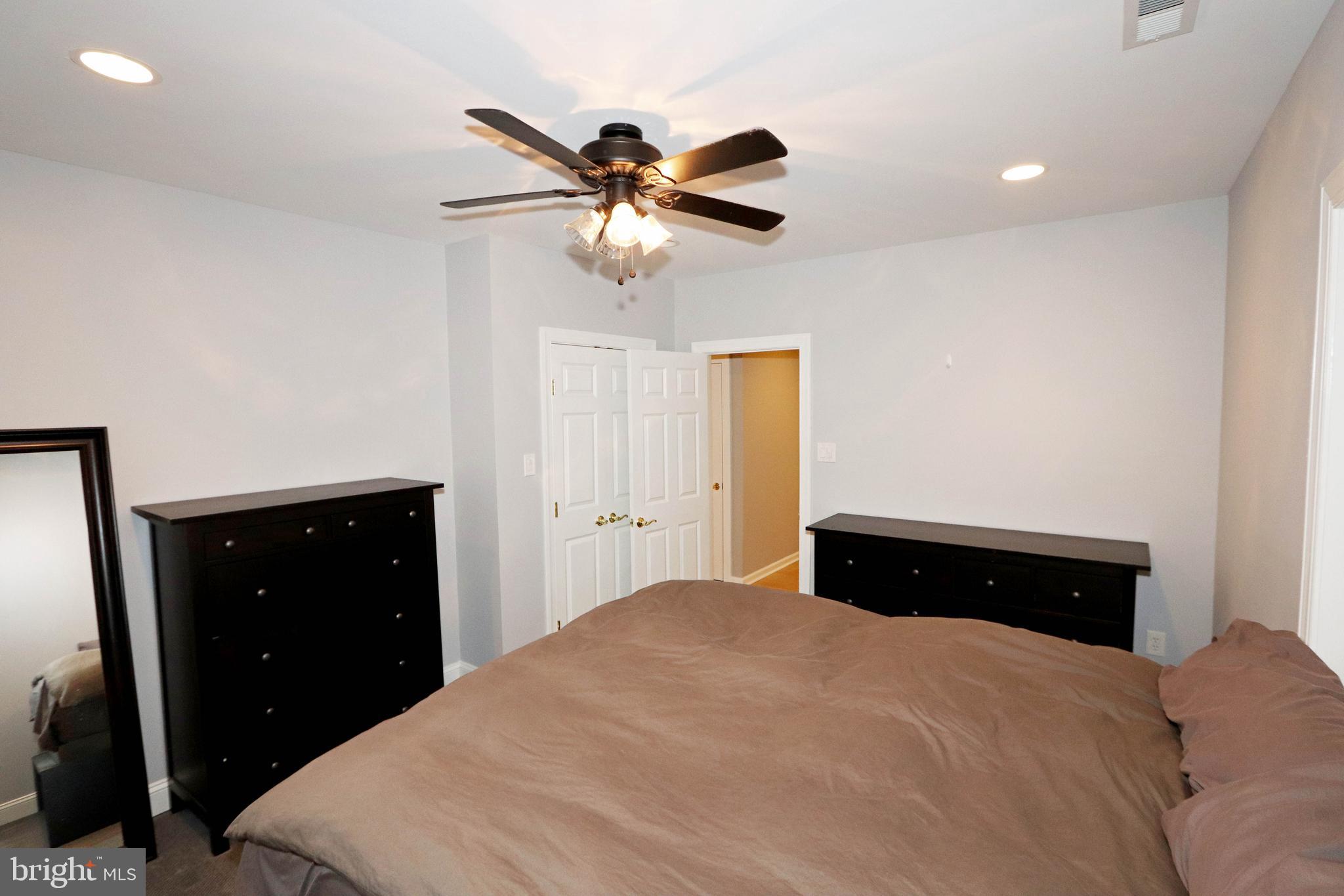 RIVER HILL - Residential