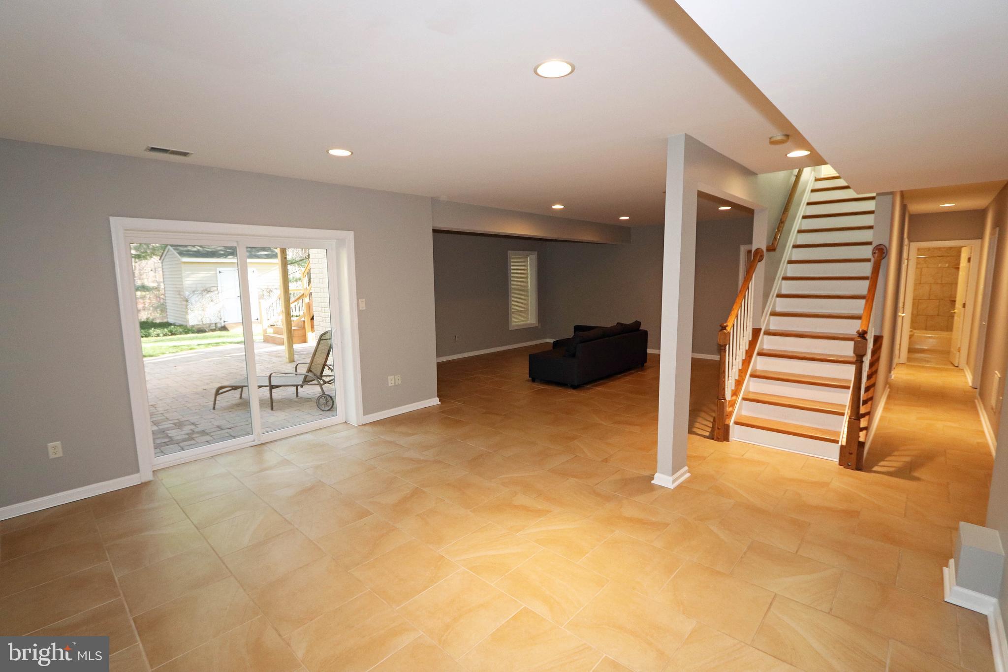 RIVER HILL - Residential