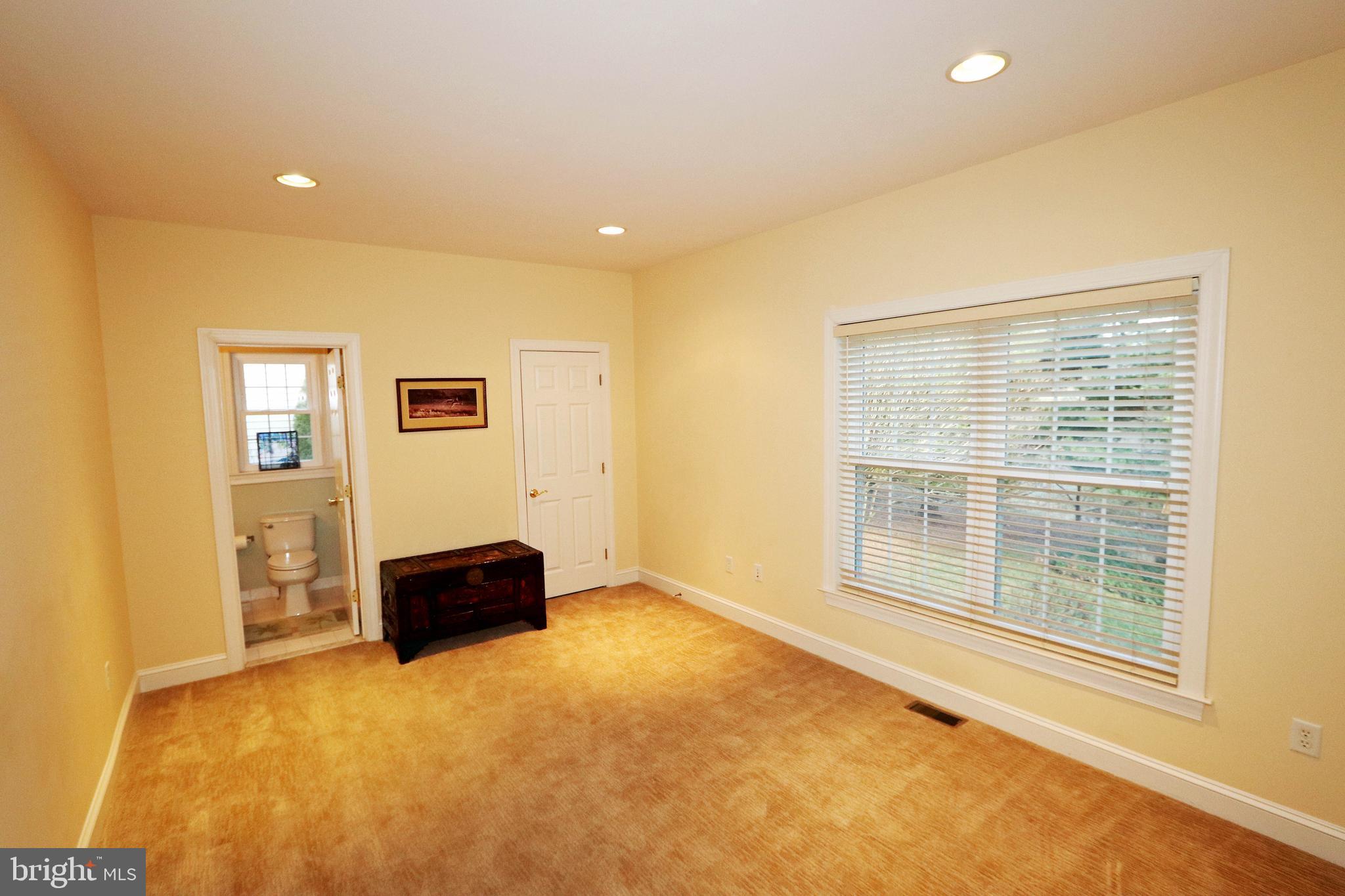 RIVER HILL - Residential