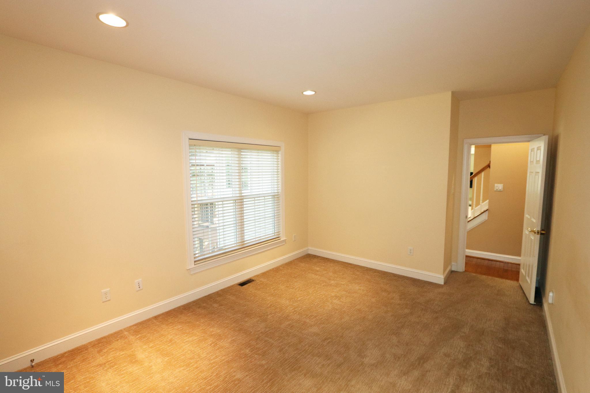 RIVER HILL - Residential