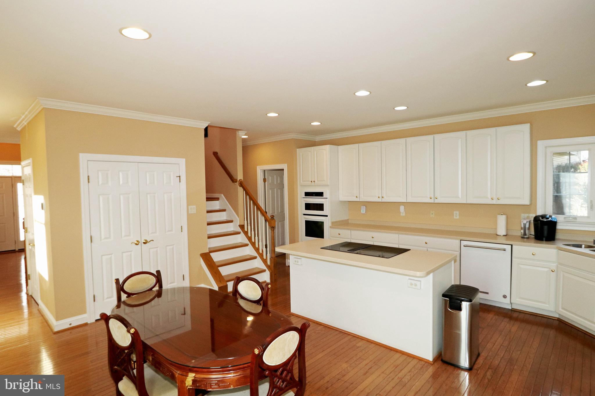 RIVER HILL - Residential