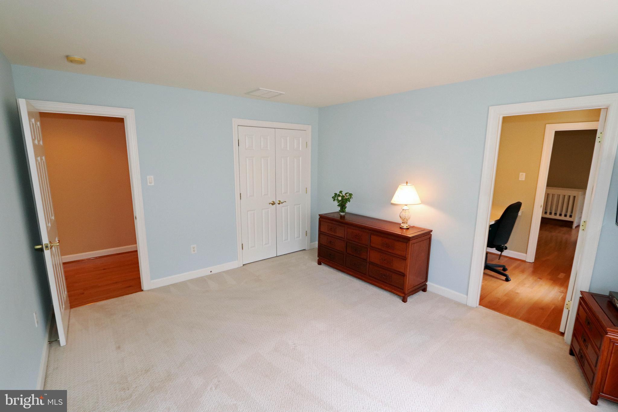 RIVER HILL - Residential