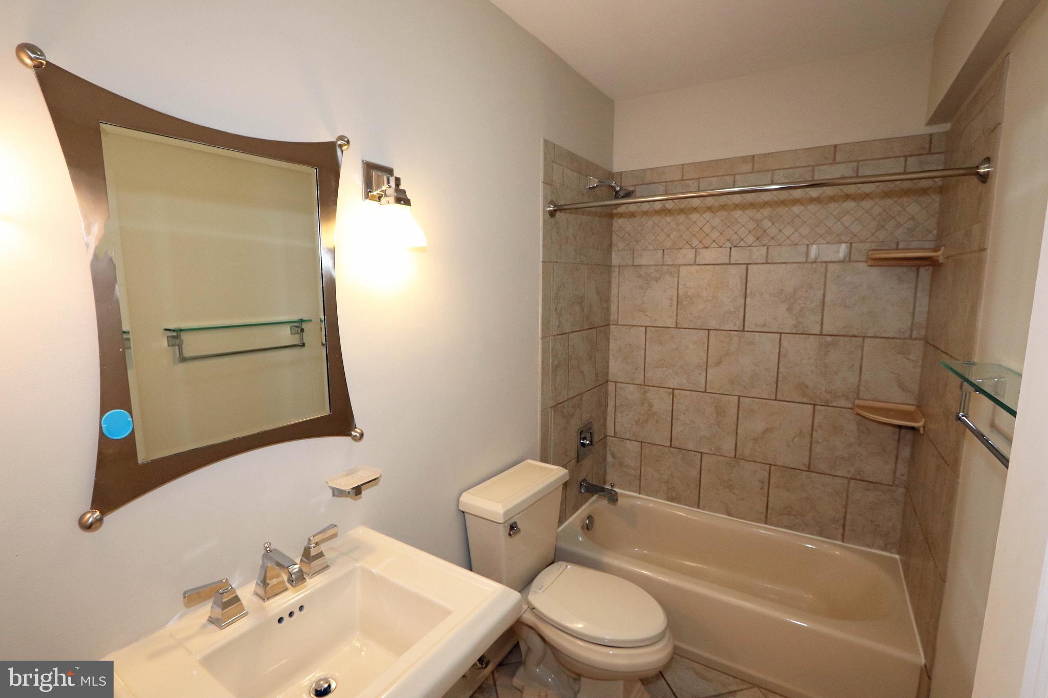 RIVER HILL - Residential