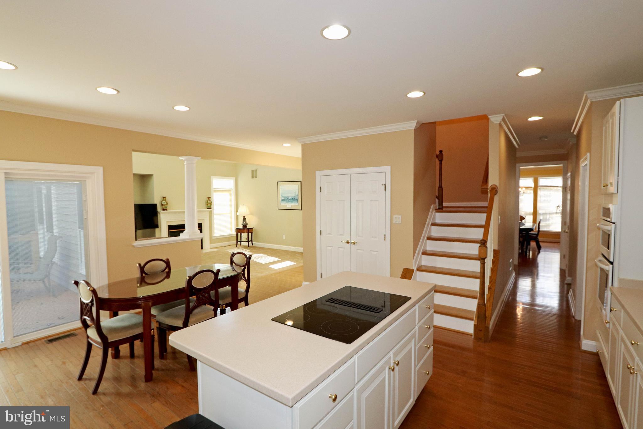 RIVER HILL - Residential