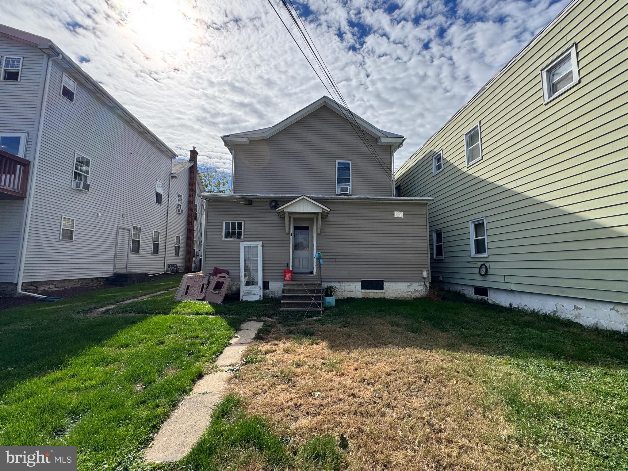 19 W PENN AVENUE