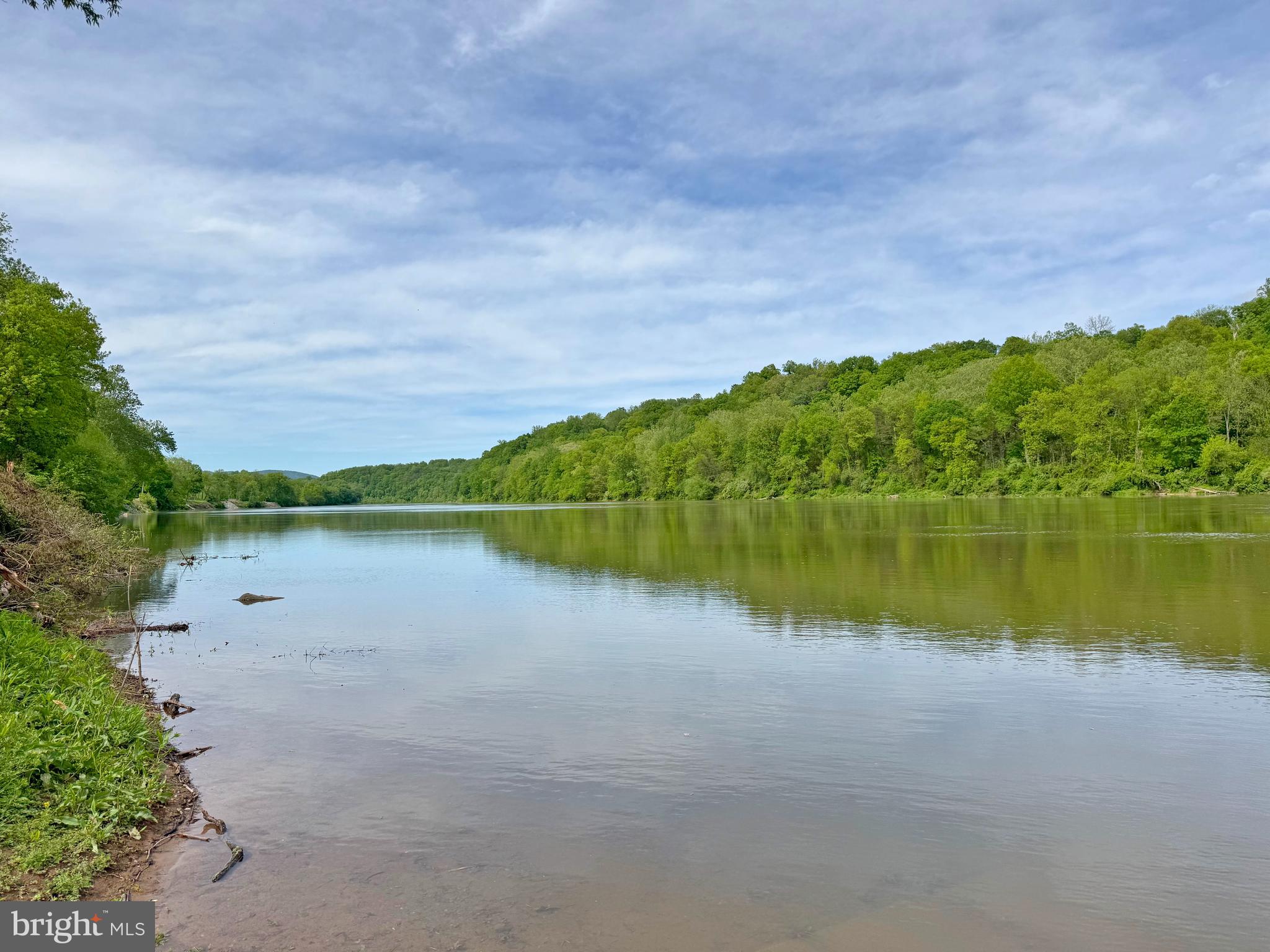 CROSSINGS ON THE POTOMAC - Land