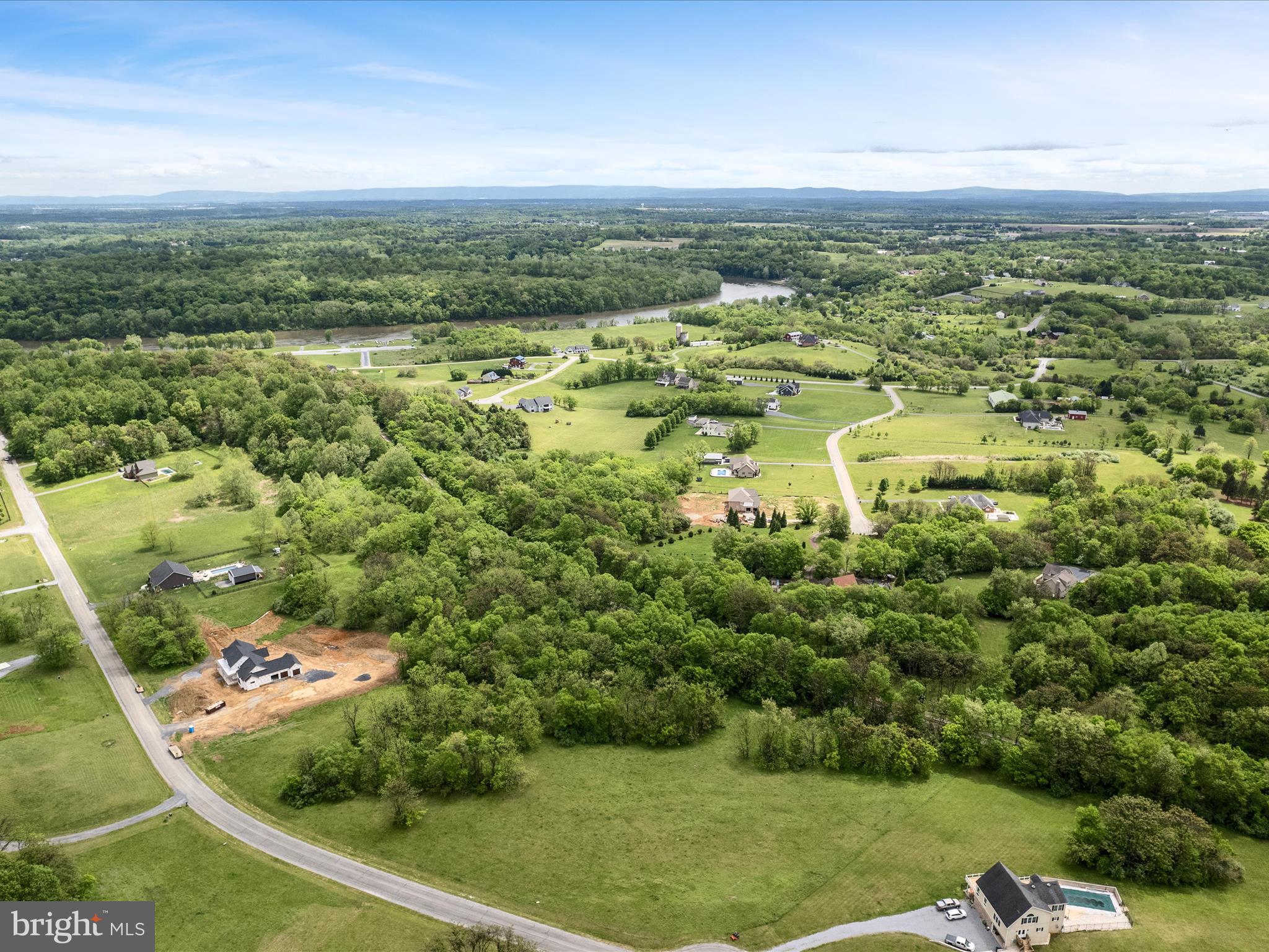CROSSINGS ON THE POTOMAC - Land