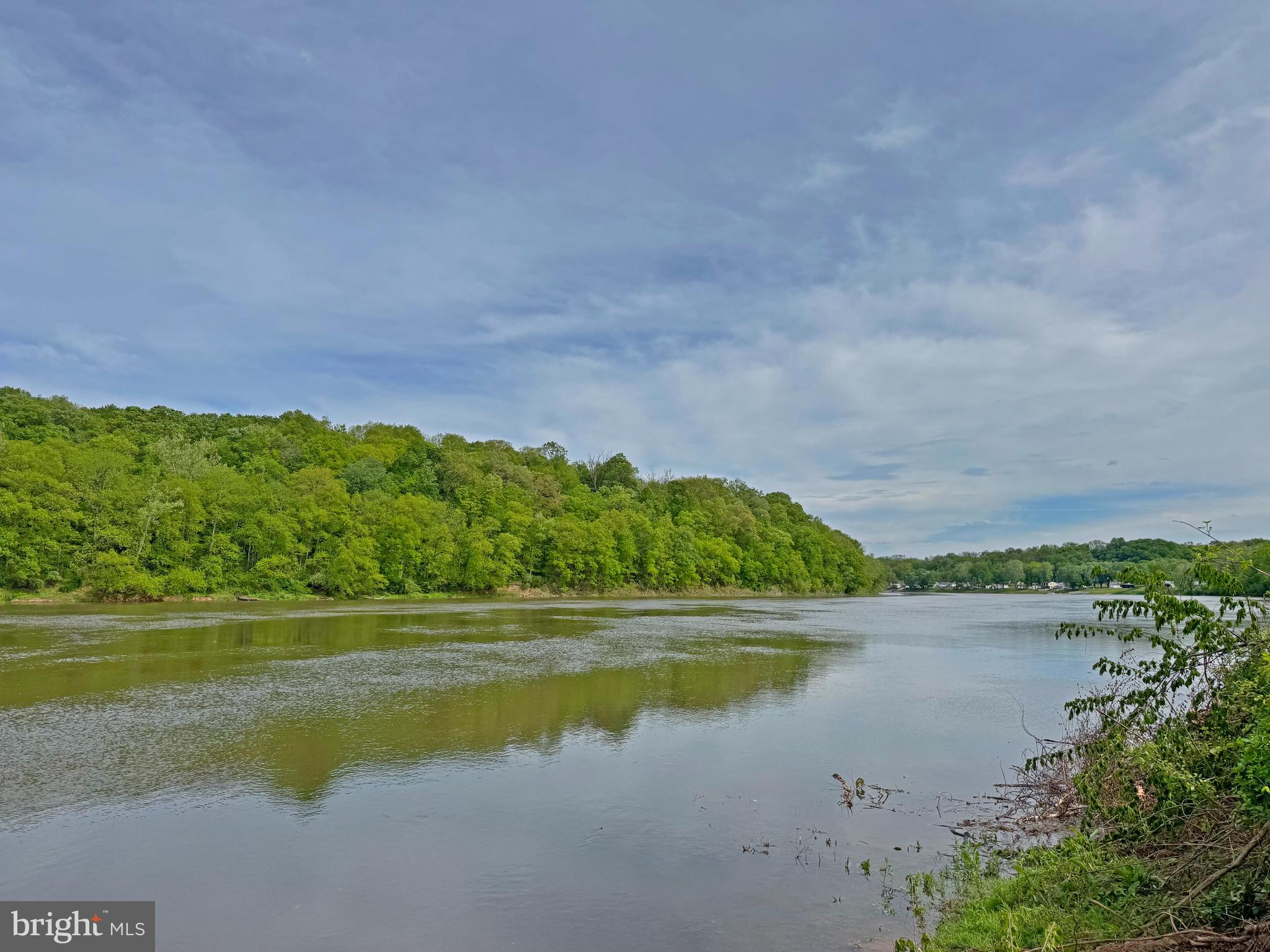 CROSSINGS ON THE POTOMAC - Land