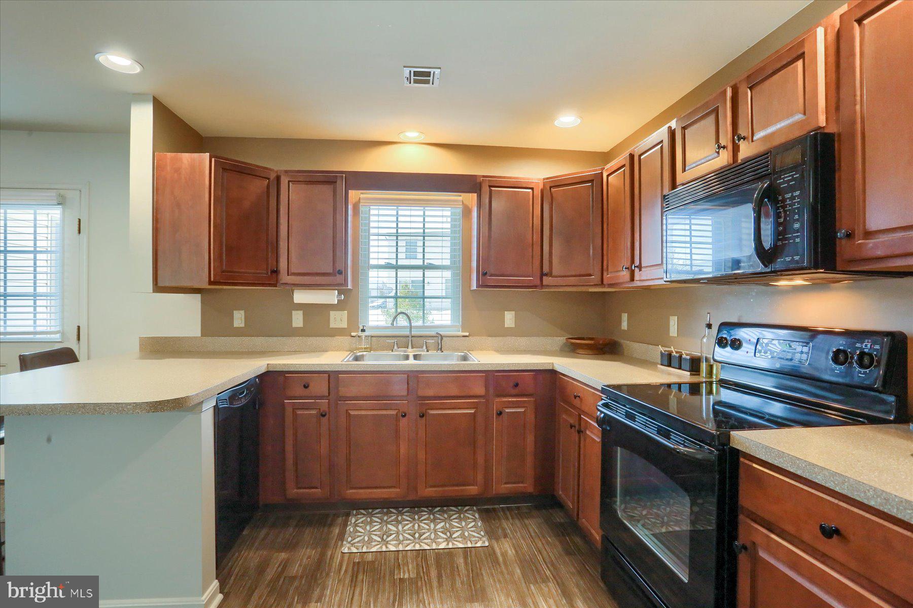 MELBOURNE PLACE - Residential