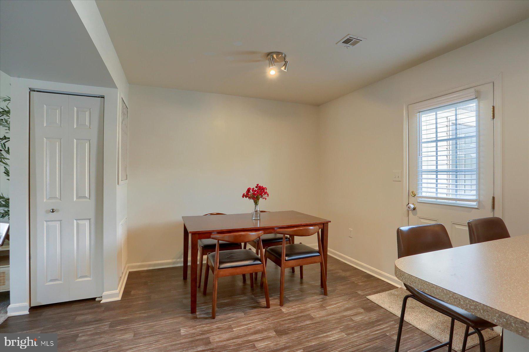 MELBOURNE PLACE - Residential