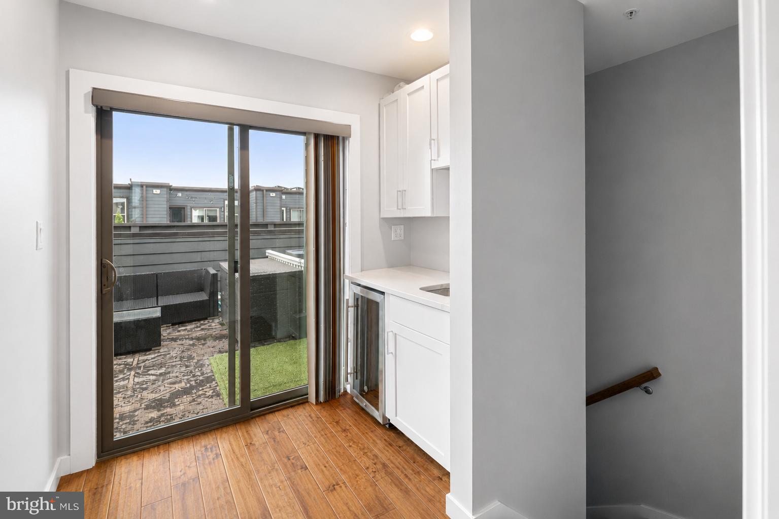 DICKINSON NARROWS - Residential
