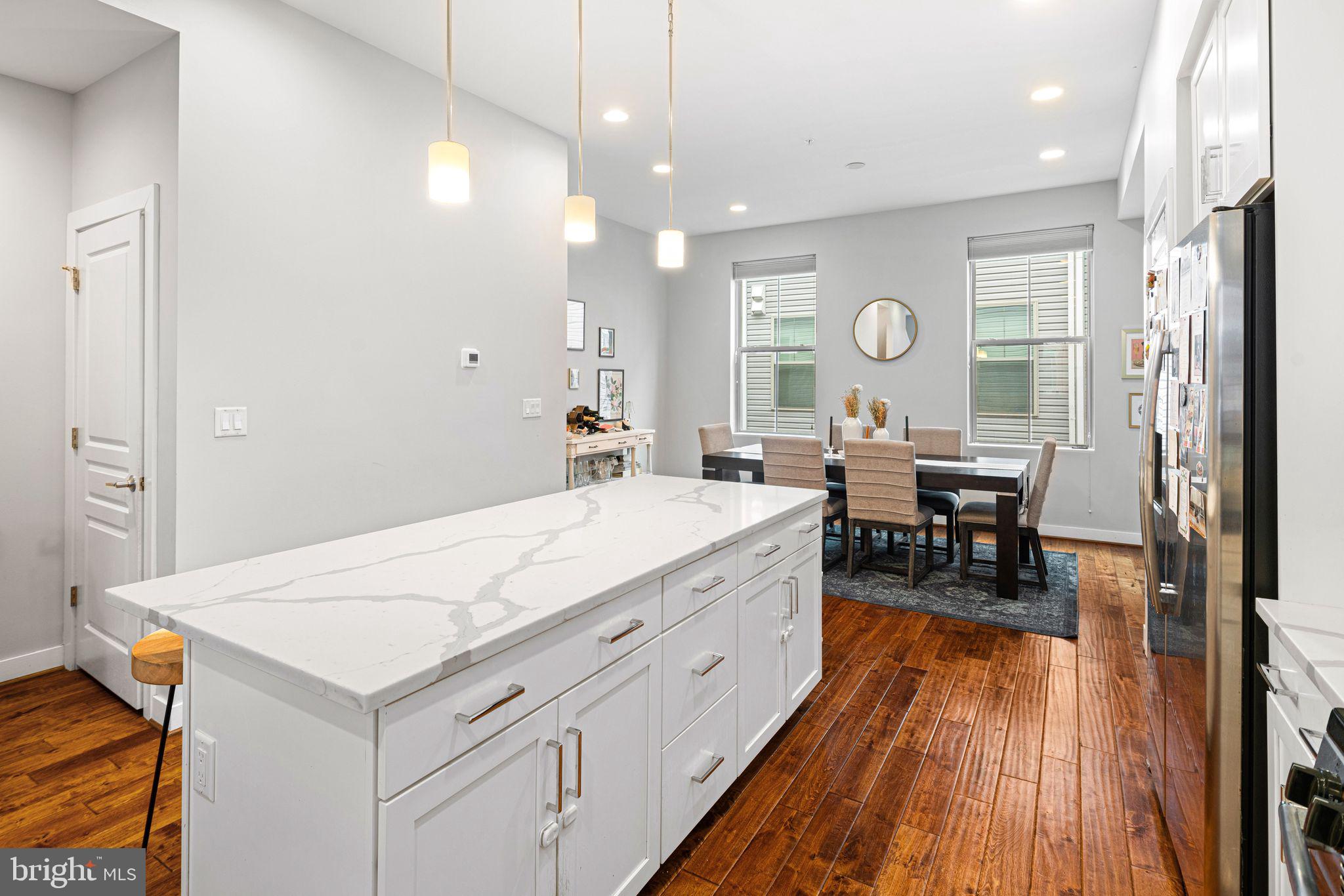 DICKINSON NARROWS - Residential