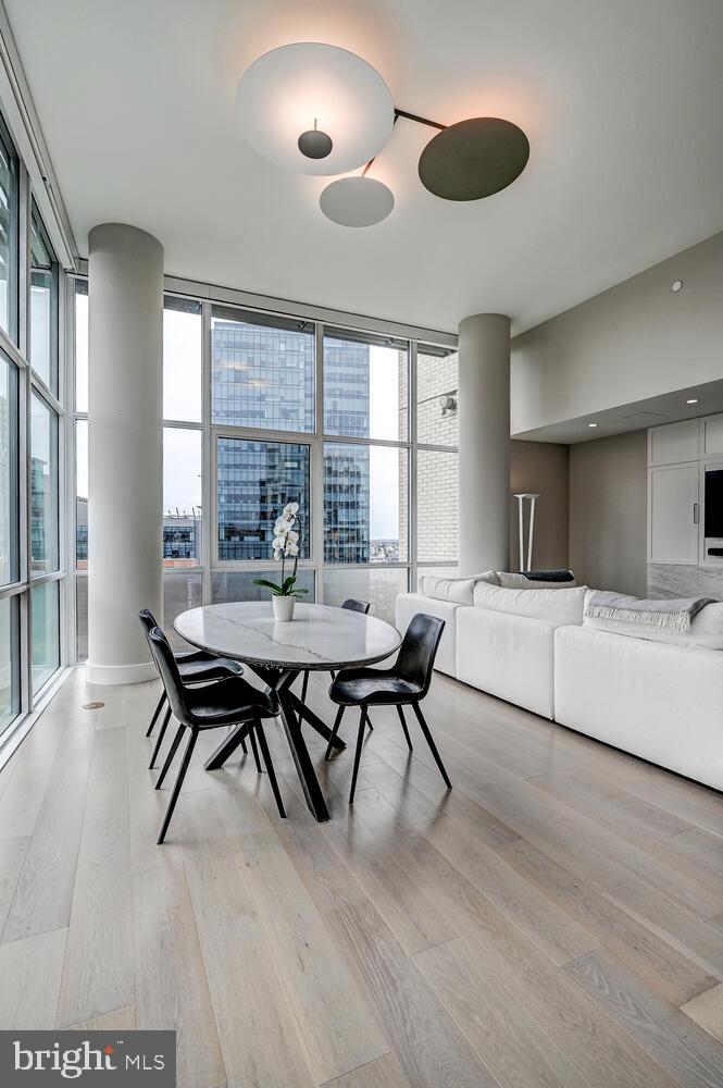 HARBOR EAST - Residential