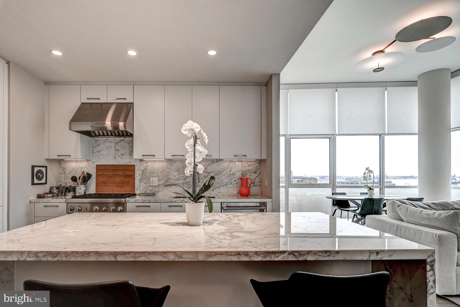 HARBOR EAST - Residential