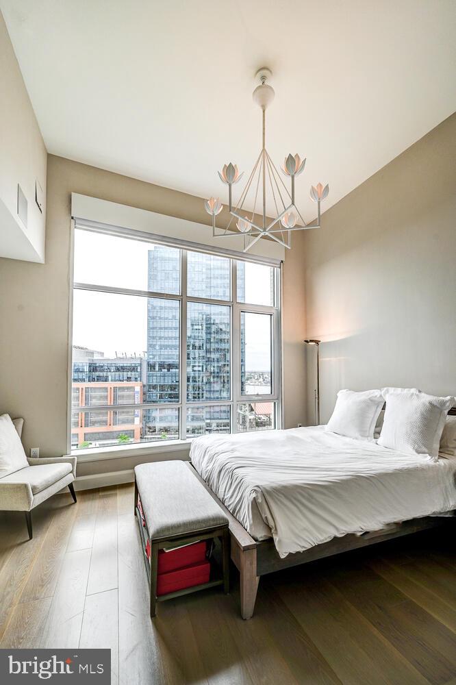 HARBOR EAST - Residential