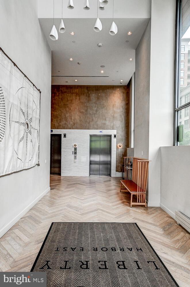 HARBOR EAST - Residential